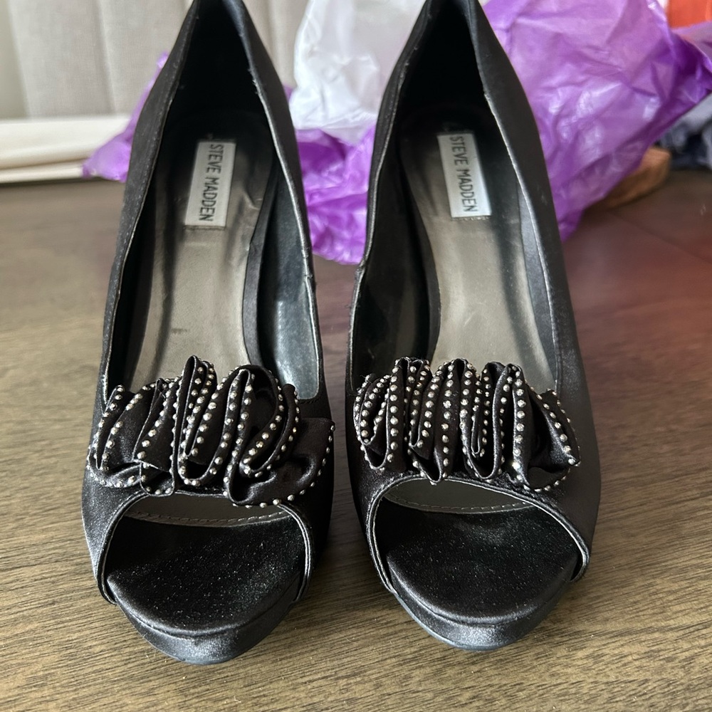 Steve Madden Black Peep Toe Heels